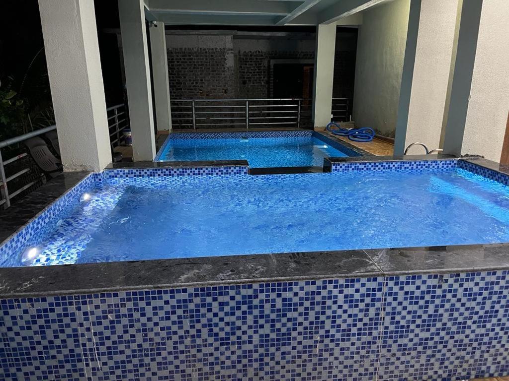 Sea View Beach Resort アリバグ エクステリア 写真